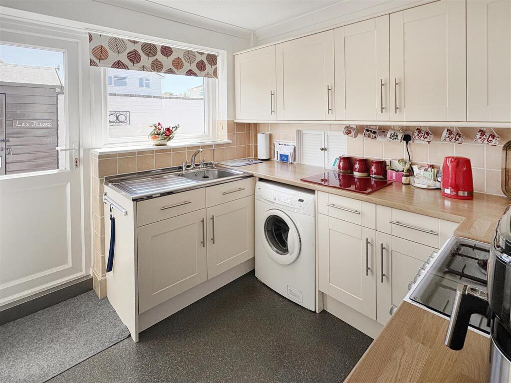 Fishers Close, Littlehampton photo 4