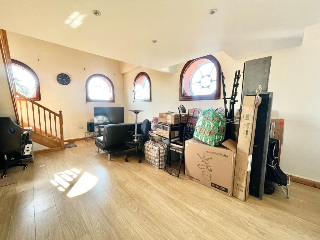 Apartment in Canterbury - View 5
