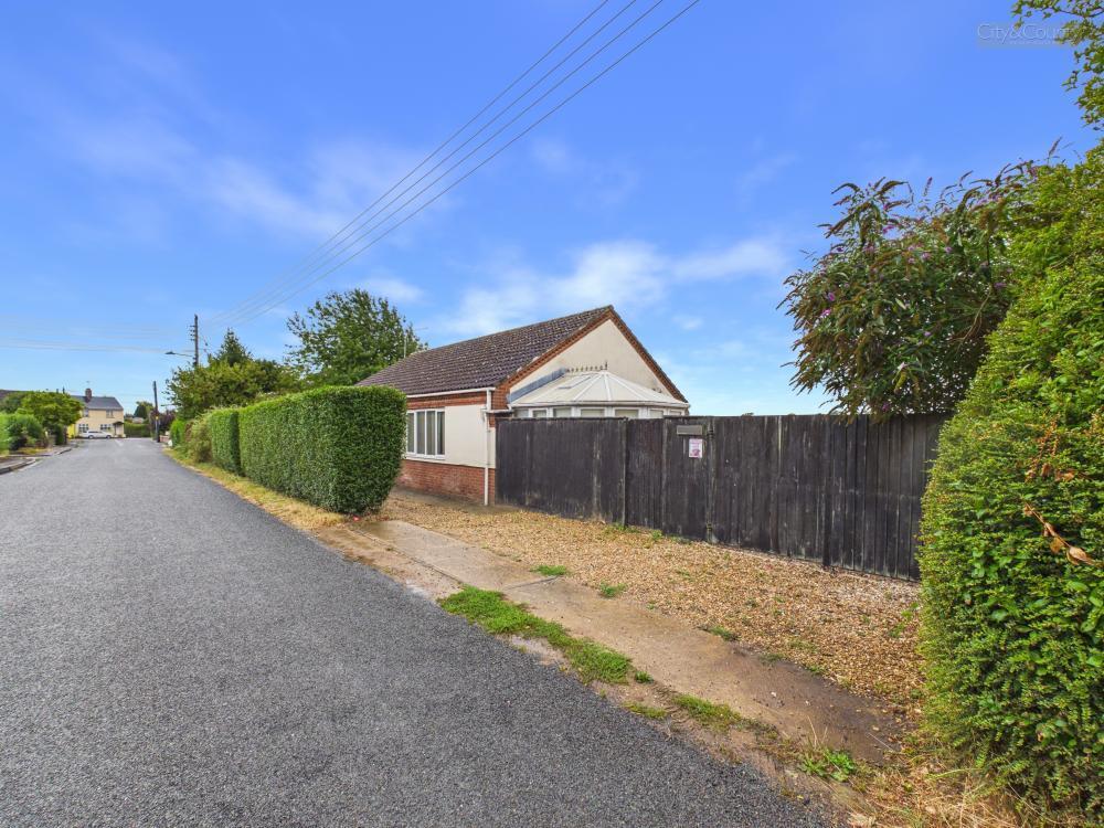 3-bed detached on Hurn Bank, Holbeach, Spalding, £260,000
