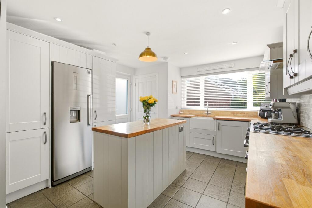 House in Dunstable, Central Bedfordshire - View 2