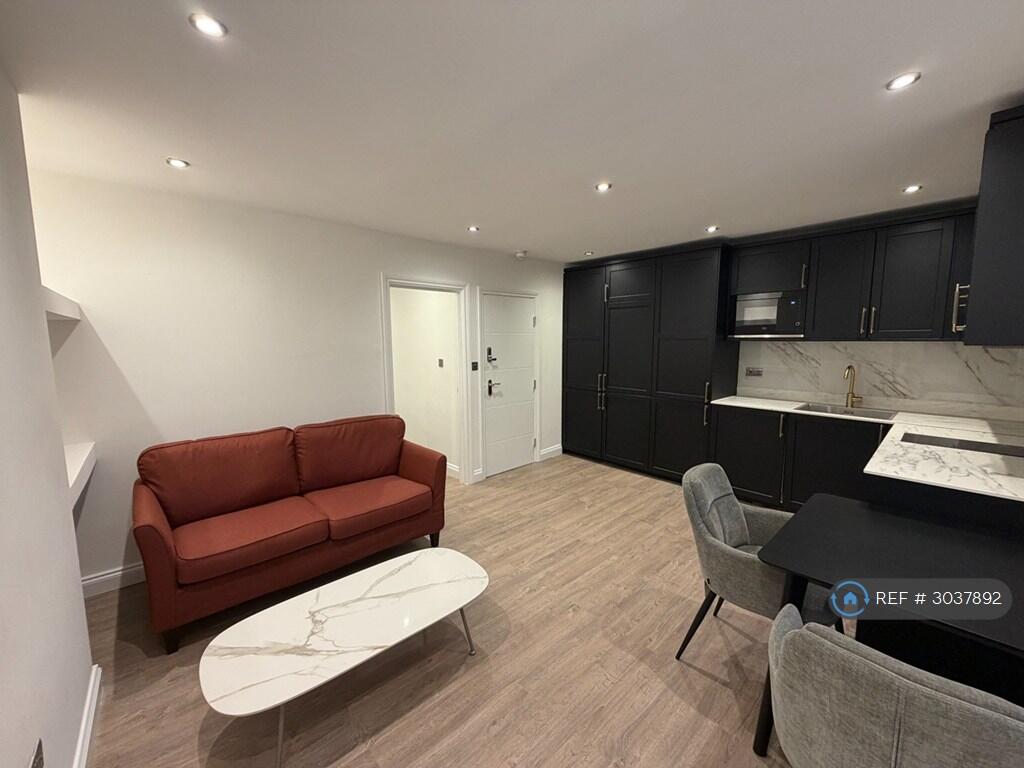 Apartment in Reading, Katesgrove, Coley - View 2