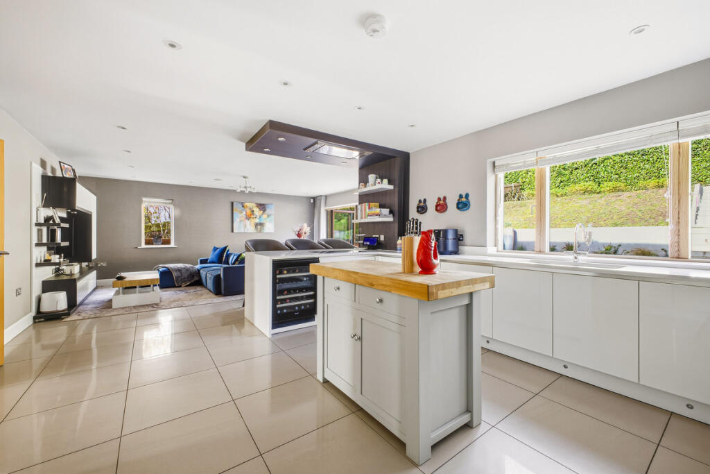 House in Slough, Sunninghill and Ascot - View 4