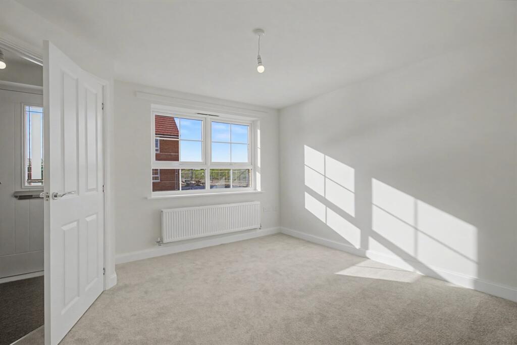 House in Doncaster, Harworth Bircotes - View 4