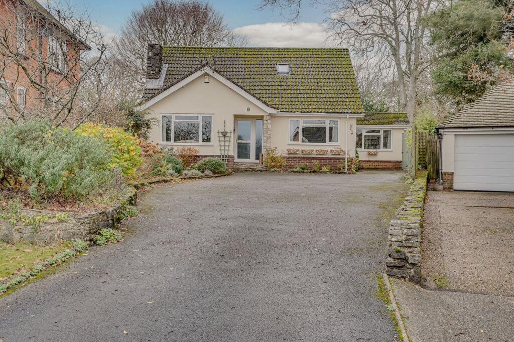 Main image of property: Parklands Close, Chandler's Ford, Hampshire, SO53 2EQ