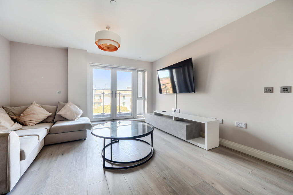 Apartment in Maidenhead, Fishery - View 4