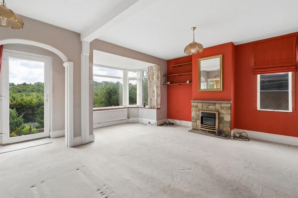 House in High Wycombe, Sands - View 4