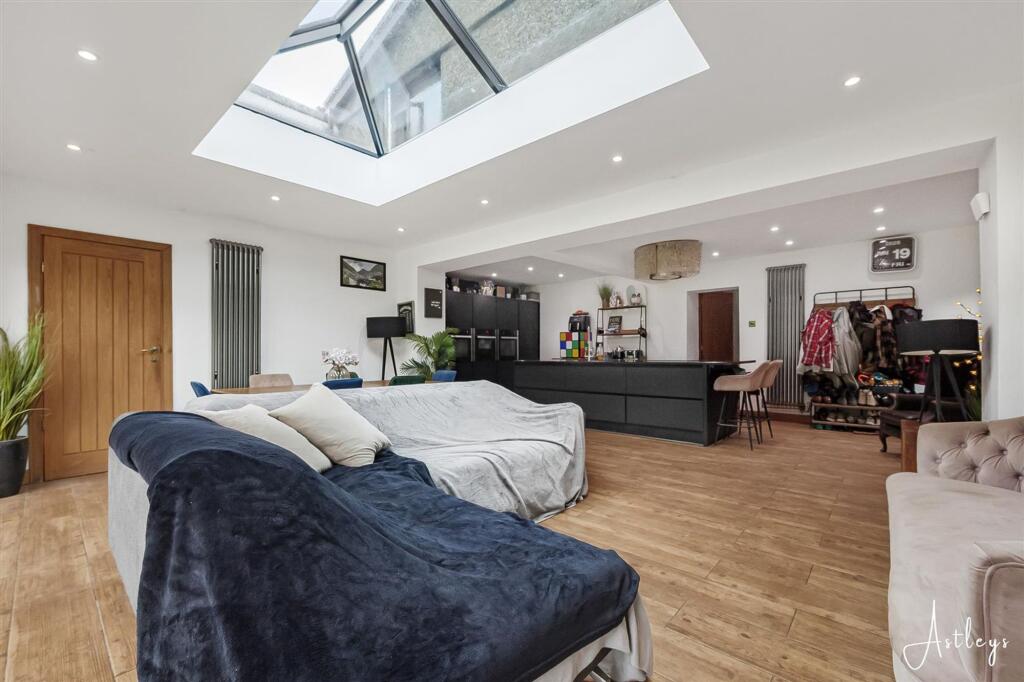 House in Ystradgynlais - View 4