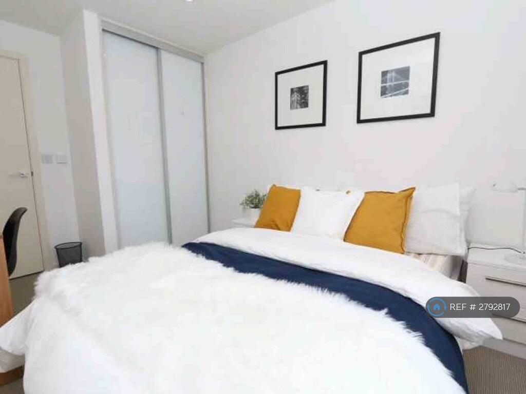 Main image of property: Albany Apartments, Portsmouth, PO1