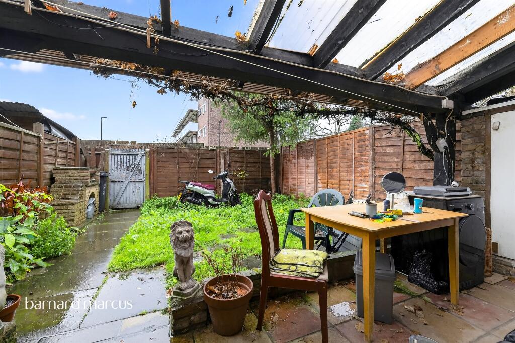 House in London - View 3