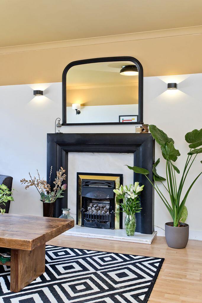 House in Edinburgh, Baberton, Juniper Green - View 4