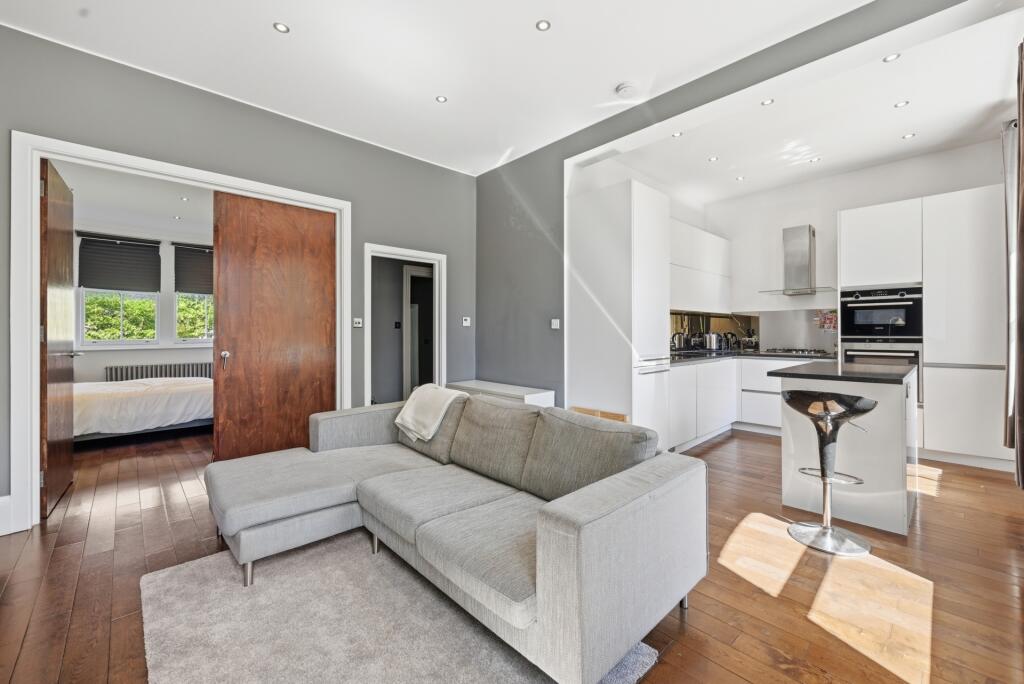 Apartment in London - View 5