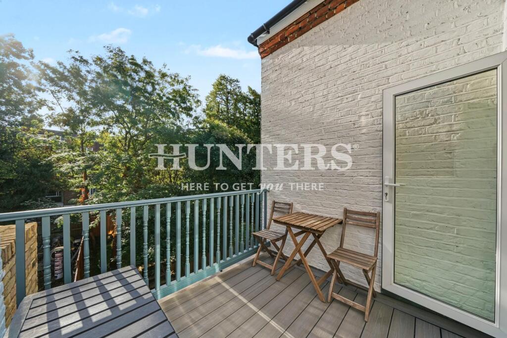 Apartment in London - More