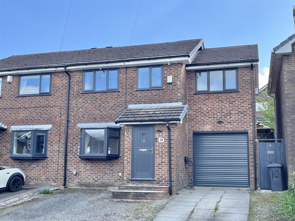 Main image of property: The Croft, Hadfield, Glossop