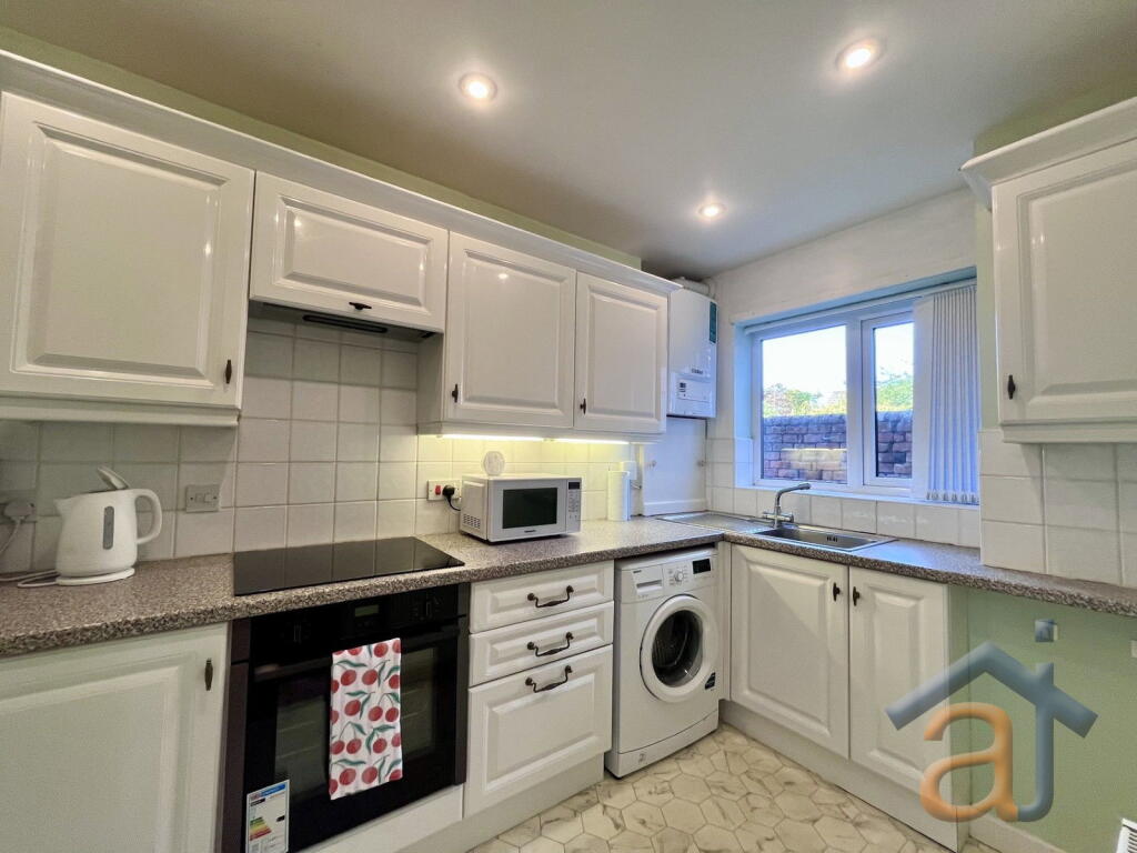 Apartment in Sefton, Liverpool City Region - View 6