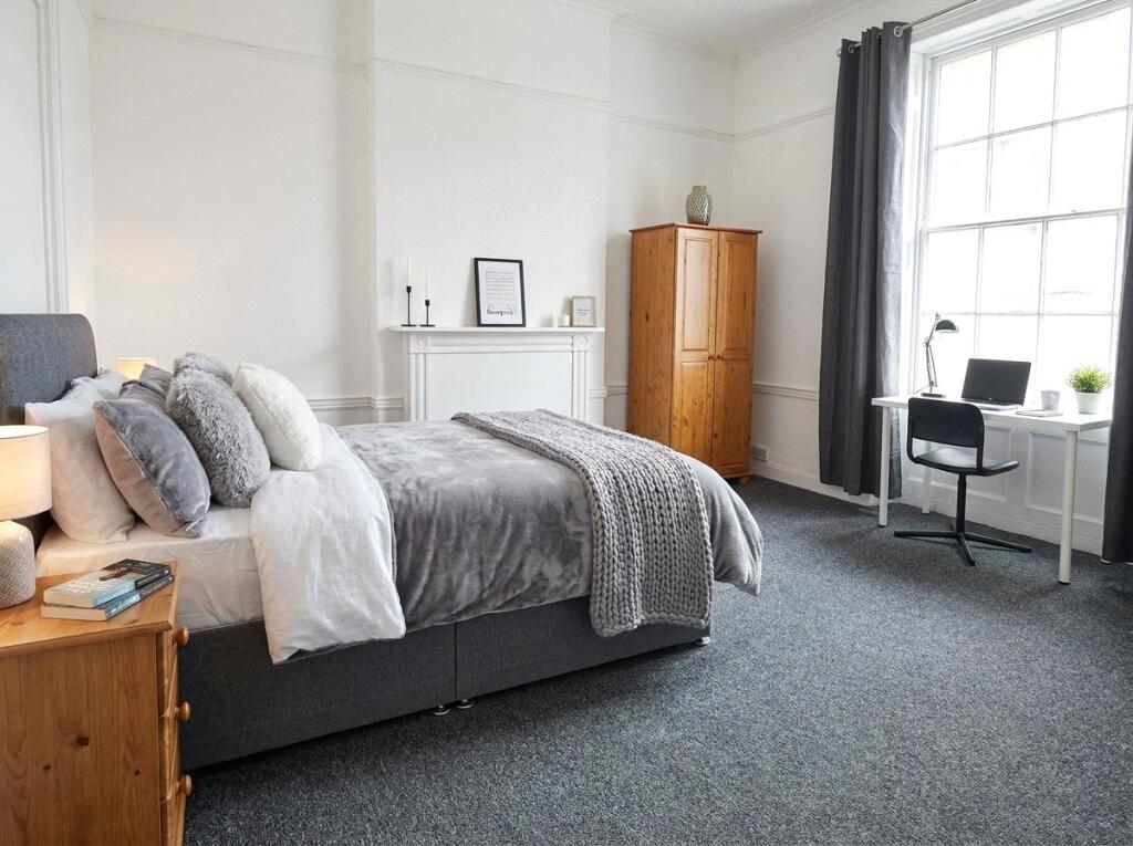 House in Bristol, Clifton Village, Hotwells - View 2