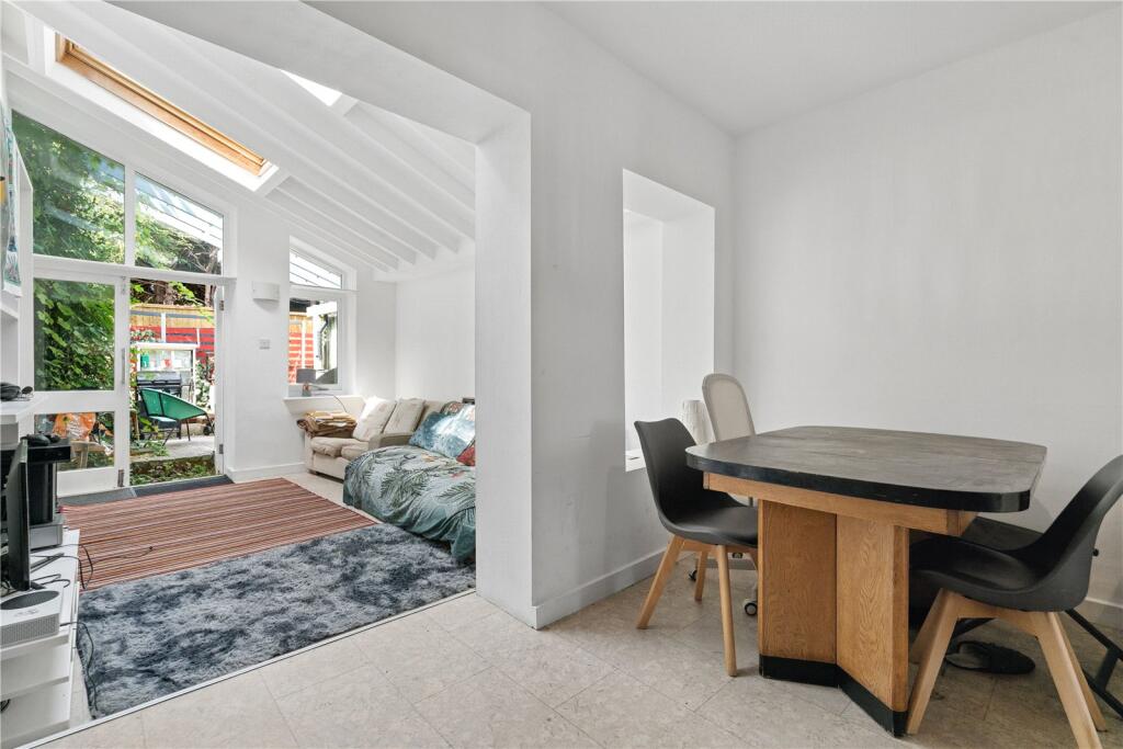 House in Twickenham - View 4