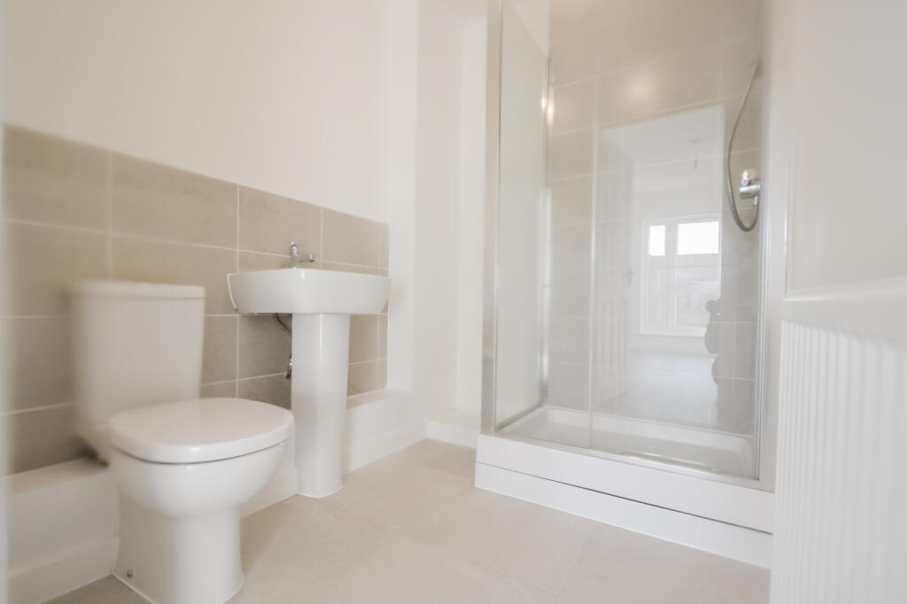 Apartment in Romford - More