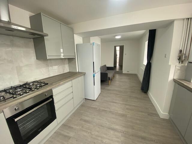 House in Cardiff - View 3