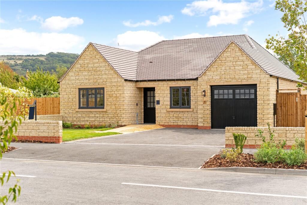2-bed house on Hayfield Heights, Gotherington, Cheltenham, Gloucestershire, GL52, £785,000