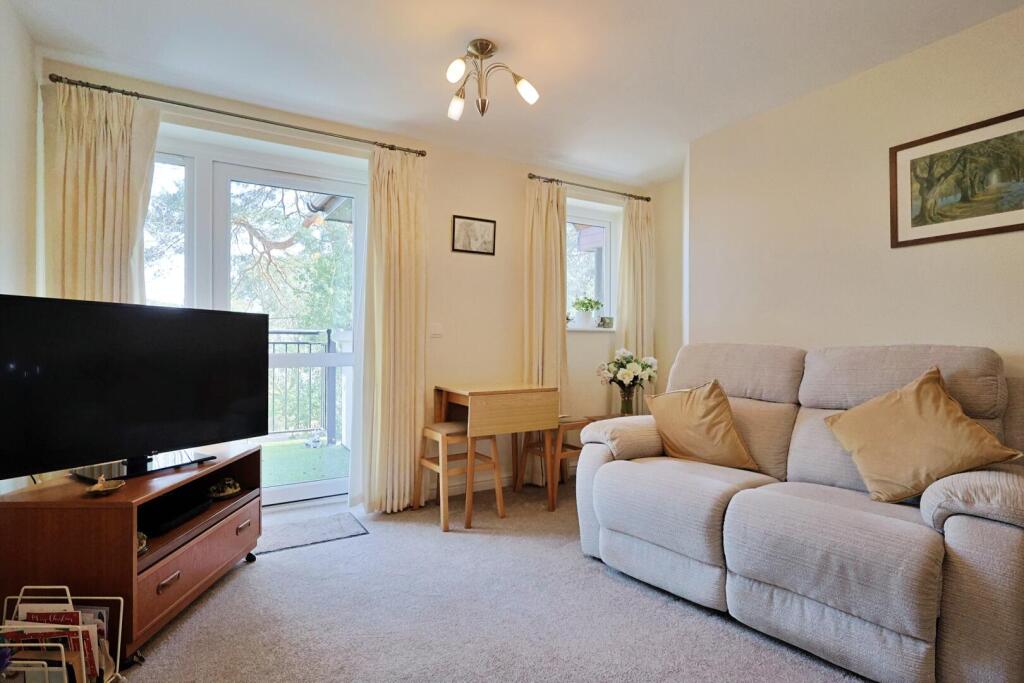 Apartment in Ferndown, Tricketts Cross - View 4