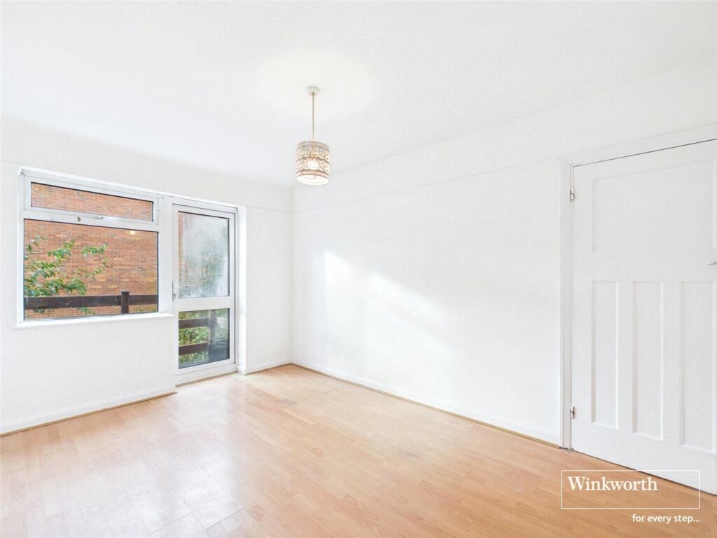 Apartment in Reading - View 5