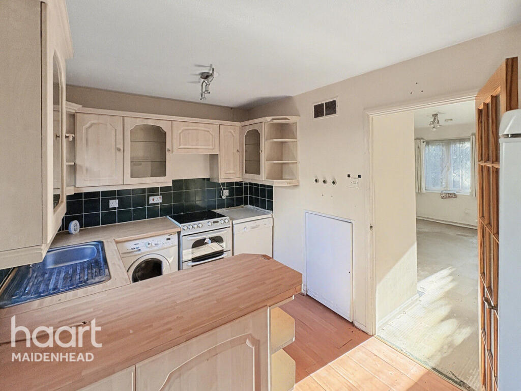 House in Winkfield, Martin's Heron - View 4