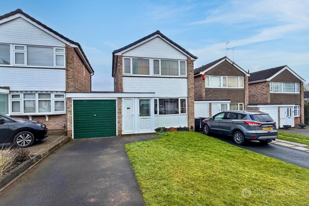 Main image of property: Hampton Avenue, Stockingford, Nuneaton, CV10 9JW