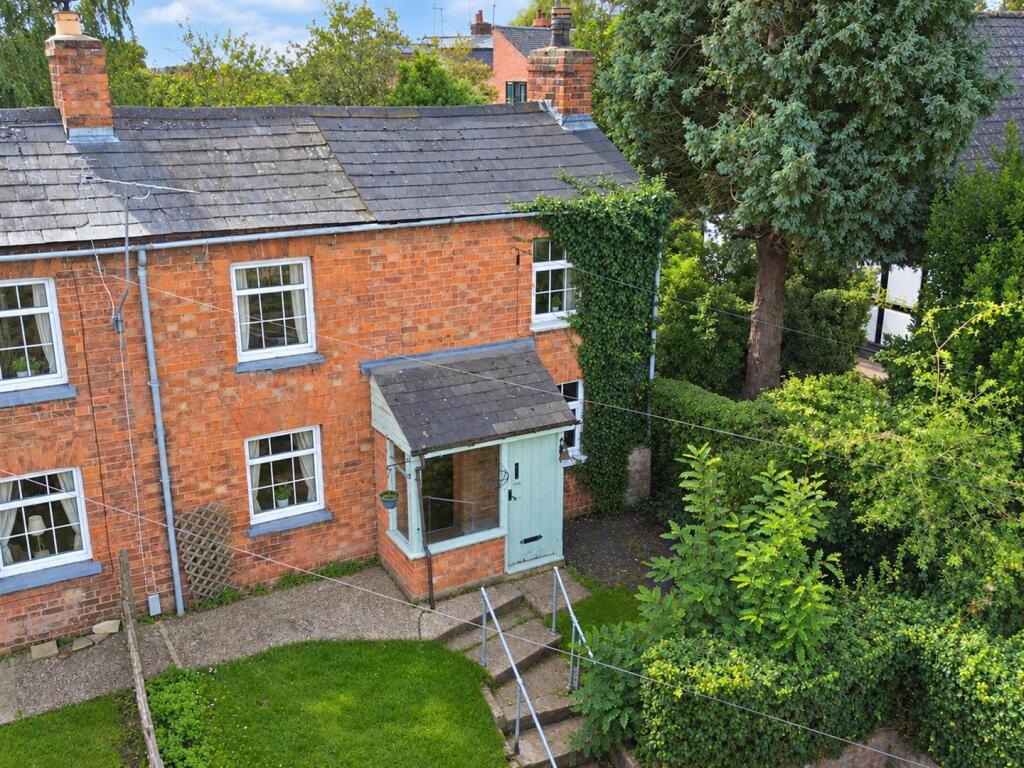 3-bed terraced on Maisemore, Gloucester, £260,000
