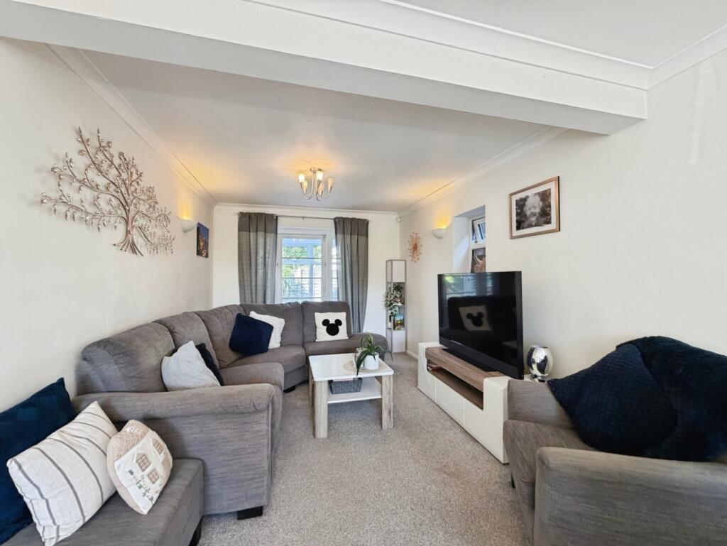 House in Slough, Burnham - View 3