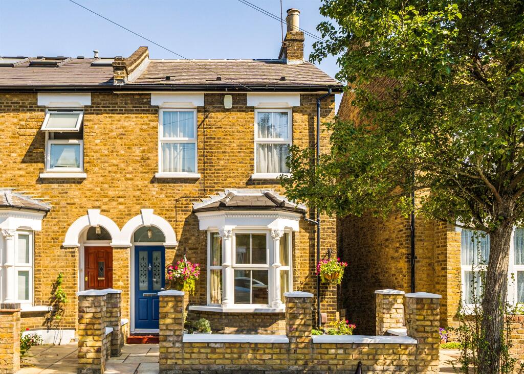 House in London, Southbury
