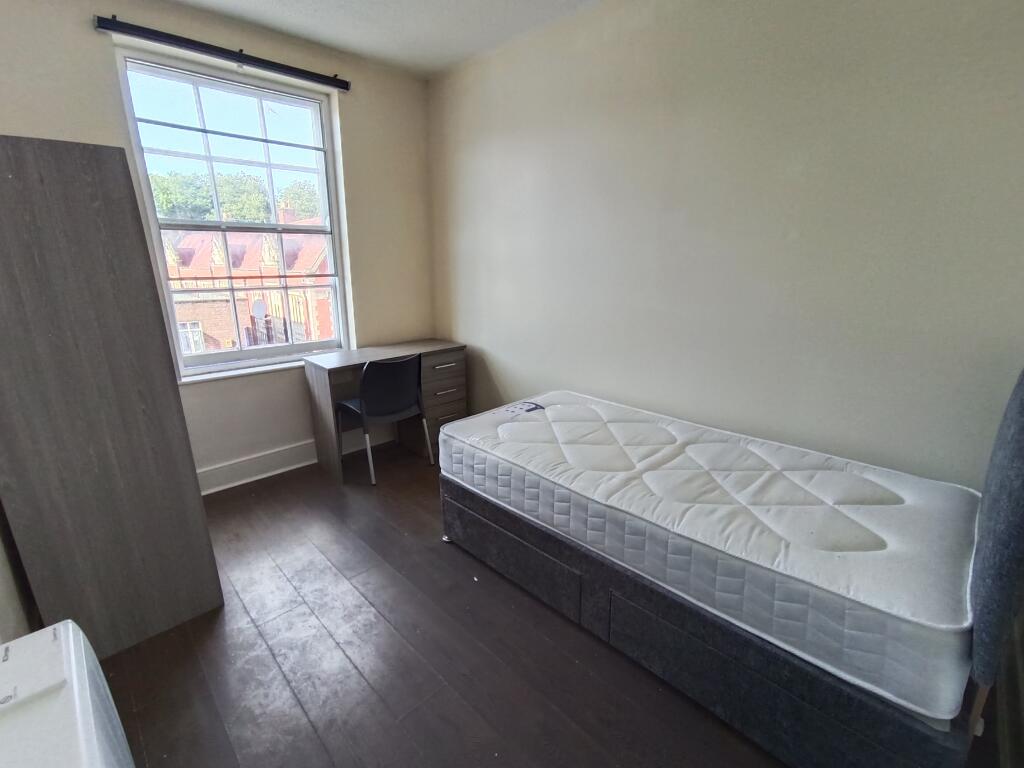 Apartment in Bristol - View 4