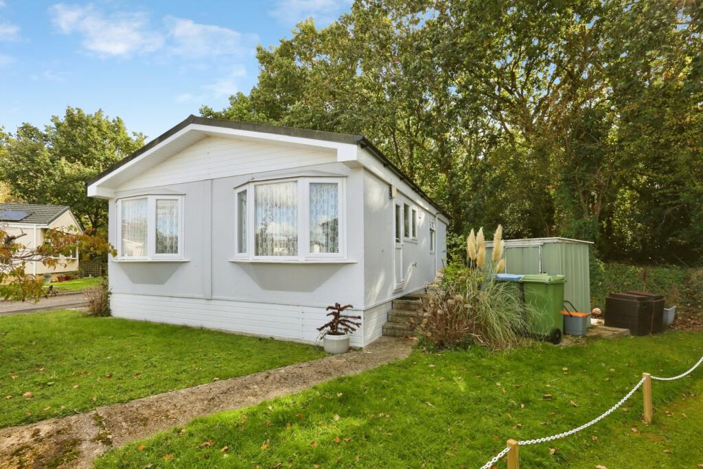 2-bed detached on Hamble Park, Fleet End Road, Warsash, Southampton, SO31, £190,000