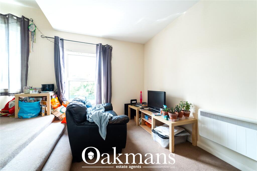 Apartment in Birmingham, Selly Oak - View 4