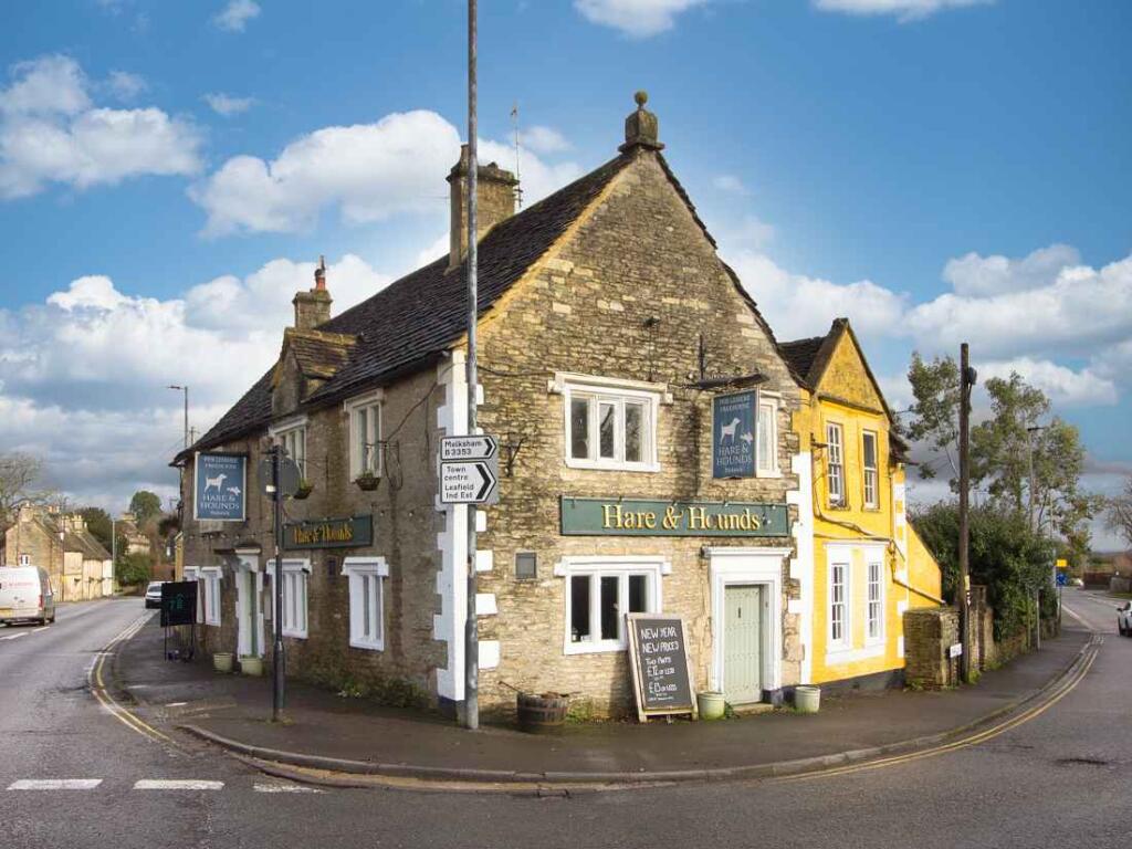 Main image of property: W-621958 - Hare & Hounds, 48 Pickwick, Corsham SN13 0HY