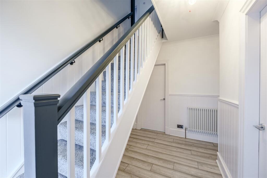 Barbush Place, Strathaven photo 4