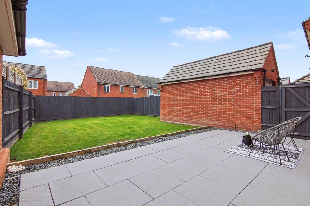 Hereward Way, Nuneaton, CV10 photo 4