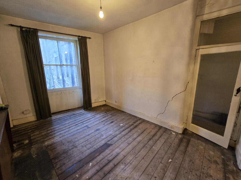 Apartment in Edinburgh - View 4