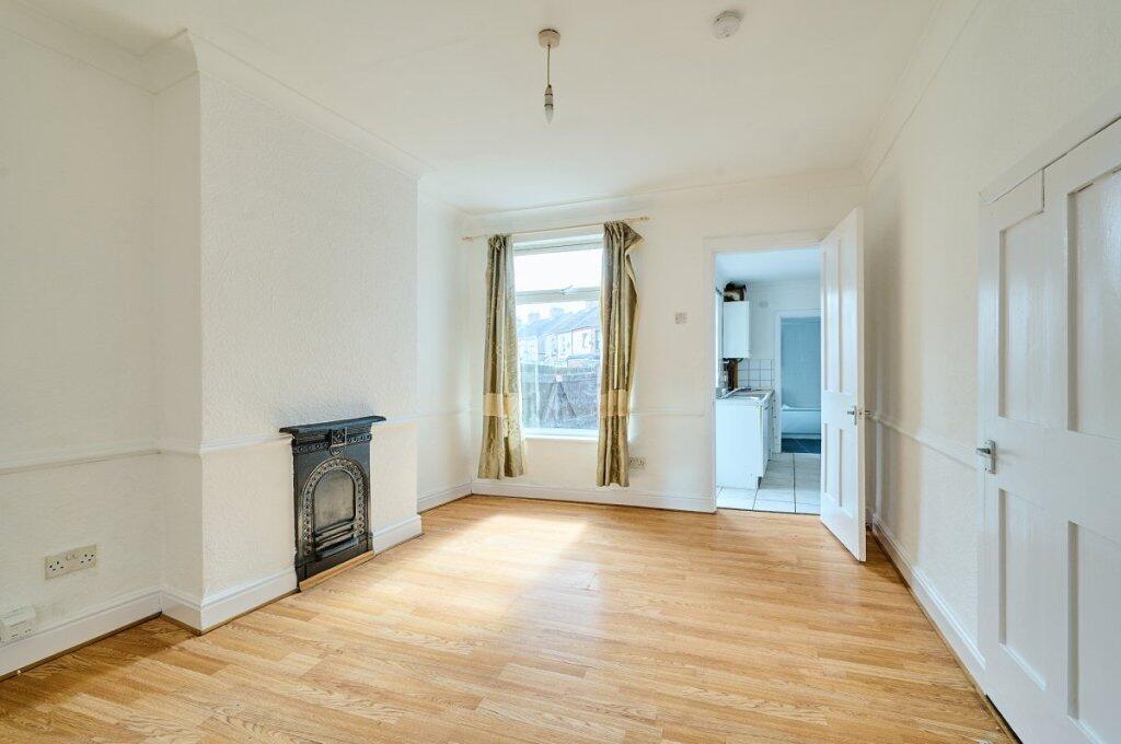 House in Rugby, Warwickshire - View 4