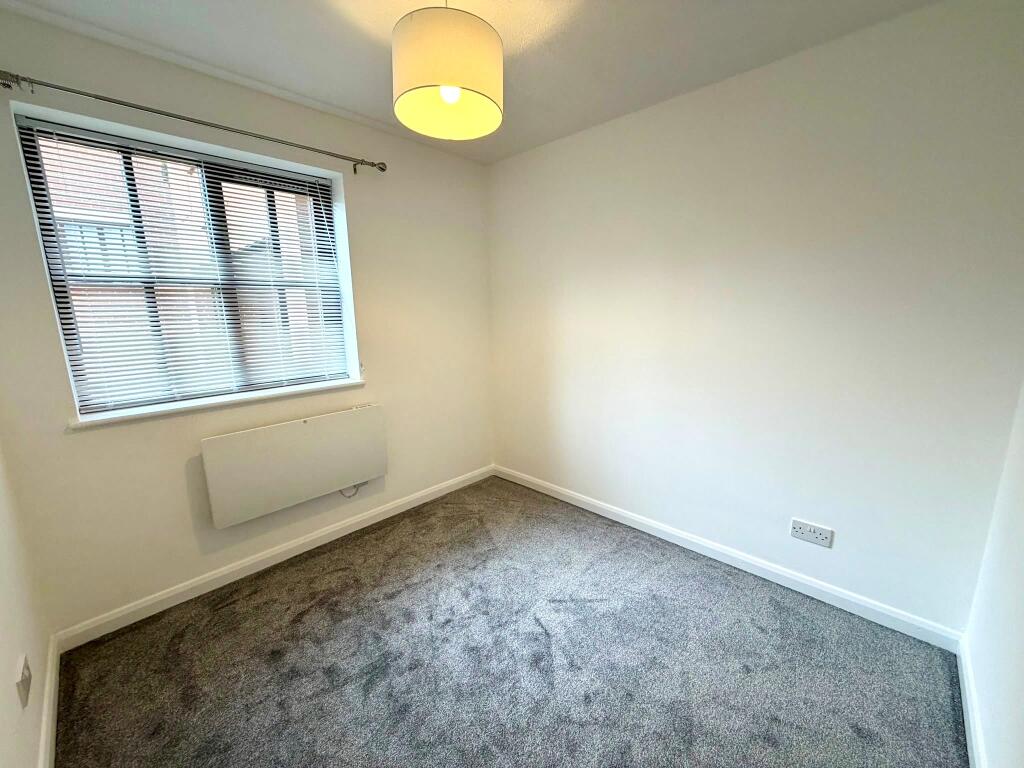 Apartment in Milton Keynes - View 5
