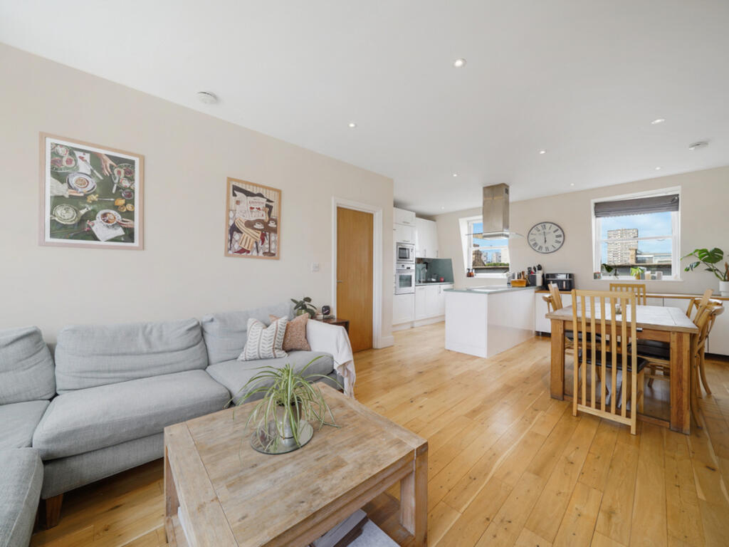 Main image of property: Battersea Park Road, London, SW11