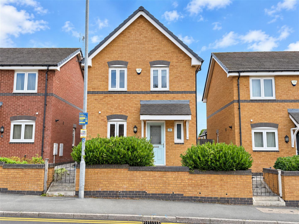 3-bed detached on Brunel Court, Wrexham, £245,000