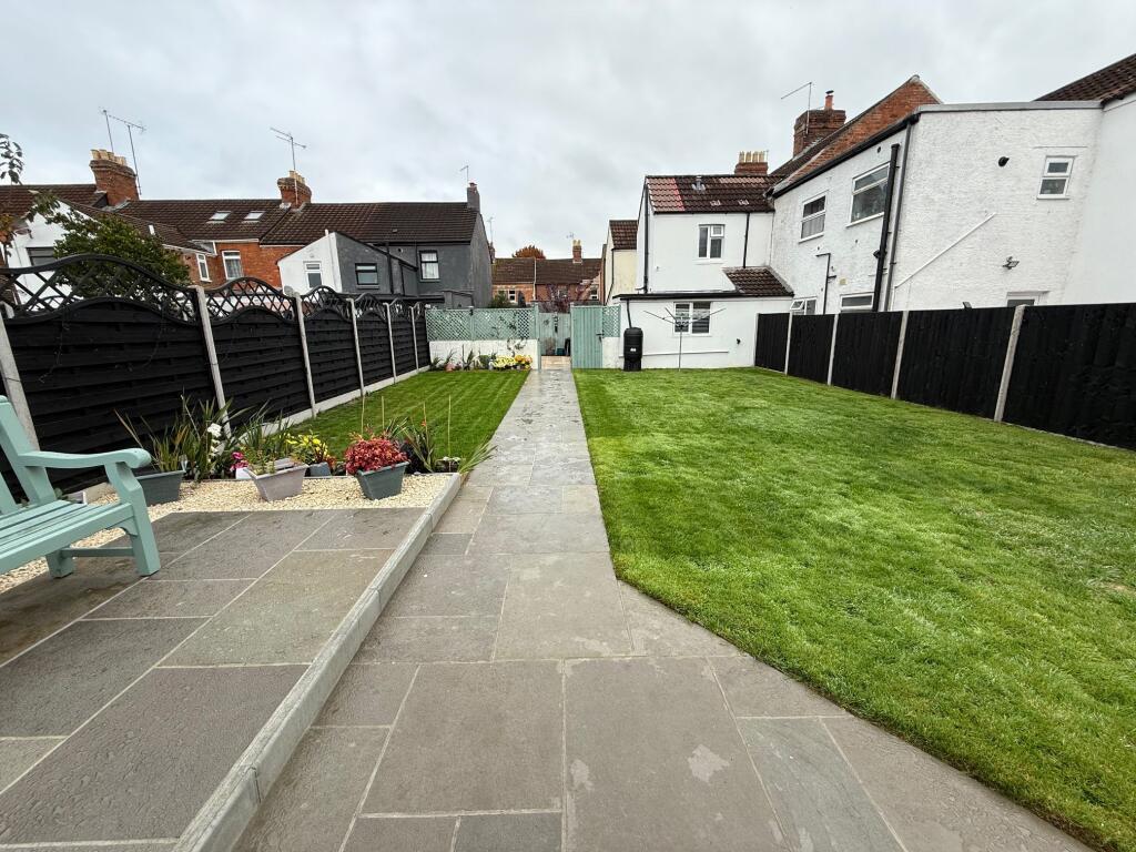 Camborne Place, Yeovil, Somerset, BA21 5DQ photo 2