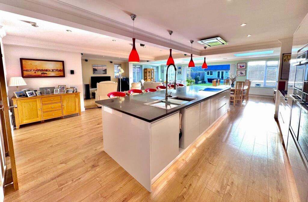 Wainsford Road, Everton, Lymington, SO41 photo 3