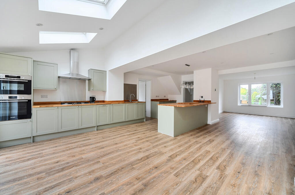 House in Reading, Lower Earley, Earley - View 2