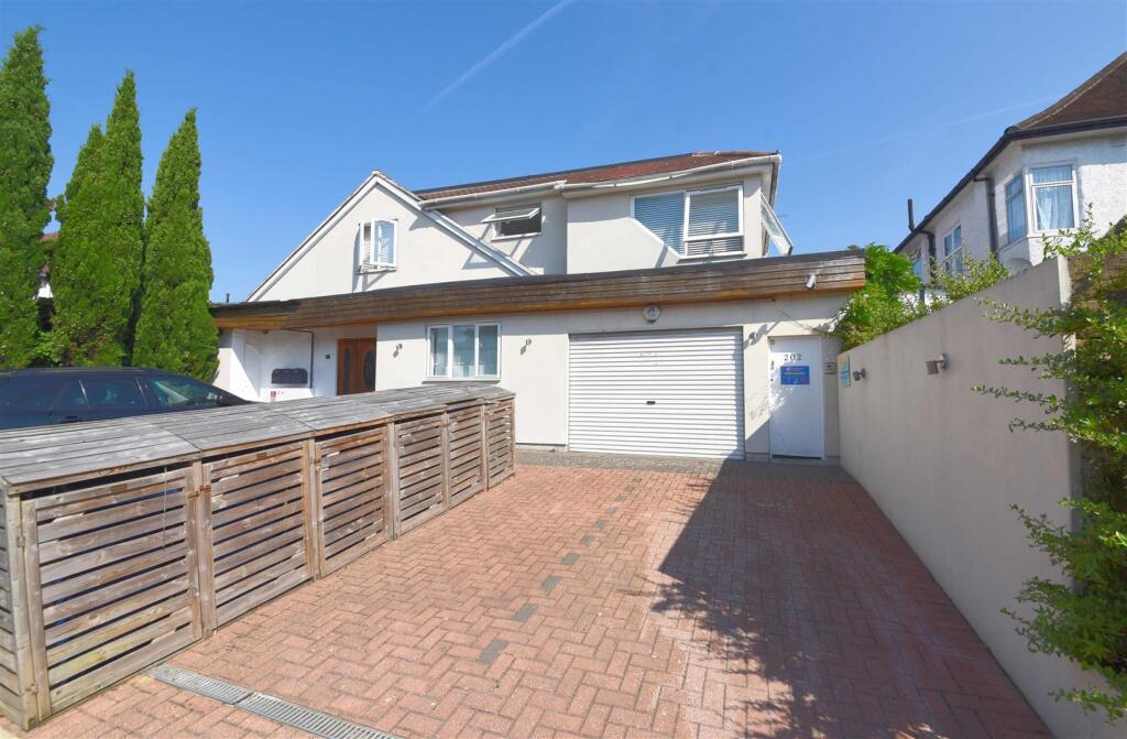 Main image of property: Creighton Avenue, East Finchley, N2
