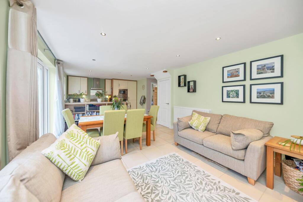 Hereford Way, Royston, SG8 photo 2
