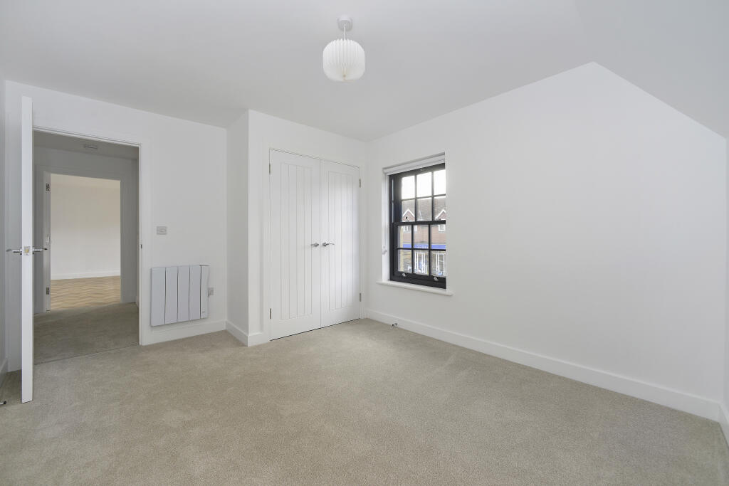 Apartment in Guildford - View 5