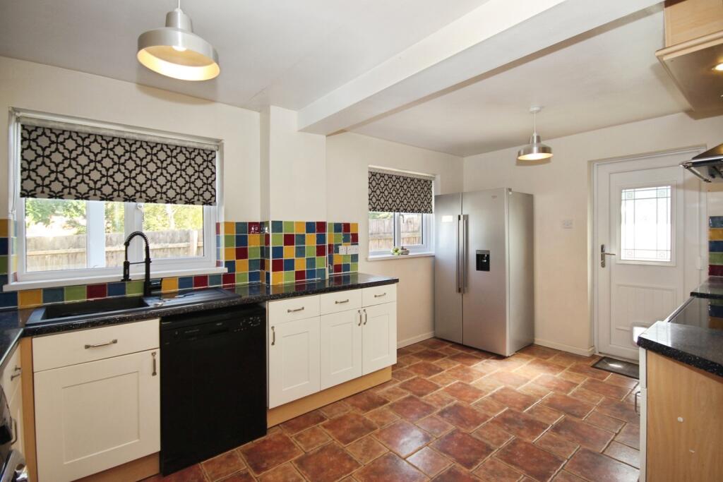 Dunstall Crescent, Bishops Tachbrook, Leamington Spa, Warwickshire, CV33 photo 2
