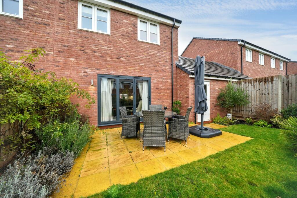 Crossfield Crescent, Albrighton, WV7 photo 4