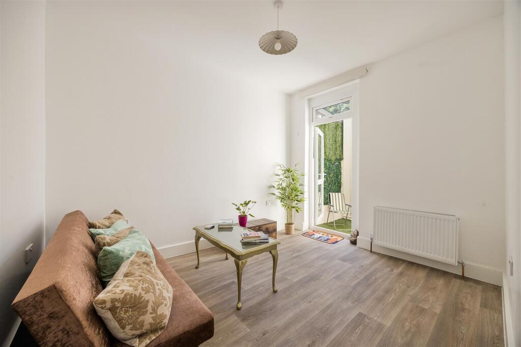 House in London - View 4